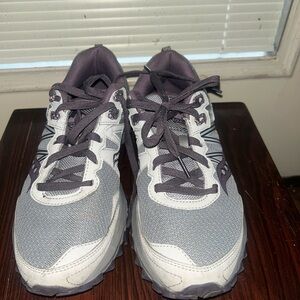 Women's Gray and Purple Athletic Shoes